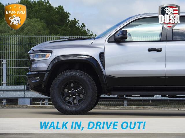 Dodge RAM PICKUP | RHO | 3.0L Twin-Turbo I6 | 4x4 | Crew Cab Night Edtion | Panoramadak | 14,4-inch Touchscreen | Passenger Display | Getoonde accessoires zijn verkrijgbaar tegen meerprijs
