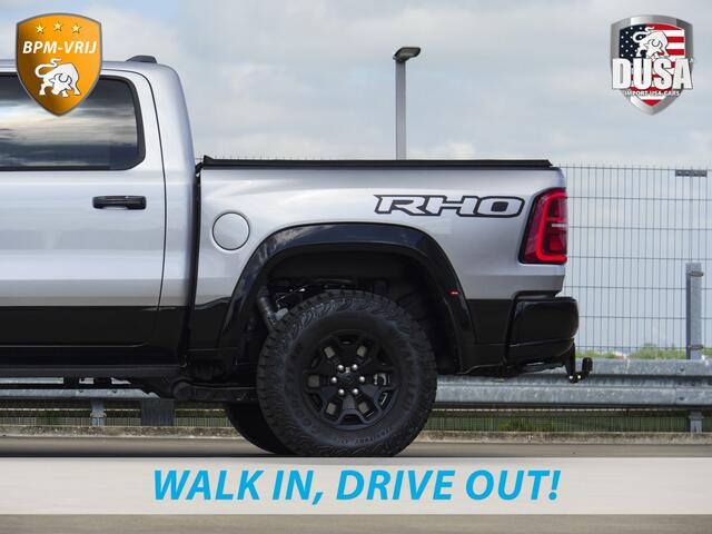 Dodge RAM PICKUP | RHO | 3.0L Twin-Turbo I6 | 4x4 | Crew Cab Night Edtion | Panoramadak | 14,4-inch Touchscreen | Passenger Display | Getoonde accessoires zijn verkrijgbaar tegen meerprijs