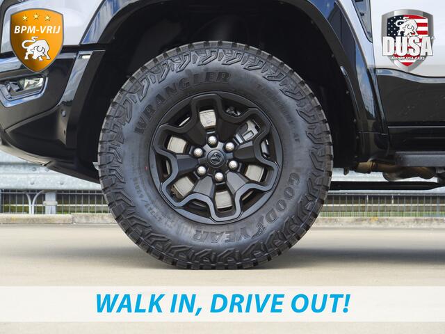 Dodge RAM PICKUP | RHO | 3.0L Twin-Turbo I6 | 4x4 | Crew Cab Night Edtion | Panoramadak | 14,4-inch Touchscreen | Passenger Display | Getoonde accessoires zijn verkrijgbaar tegen meerprijs