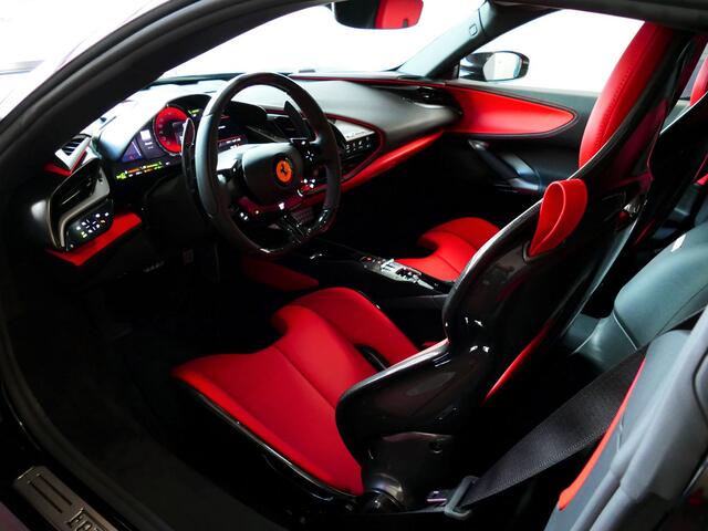 Ferrari SF90 Stradale 4.0 V8 1000 PK PHEV CARBON SEATS/STUUR LIFT CARPLAY AFS CAMERA