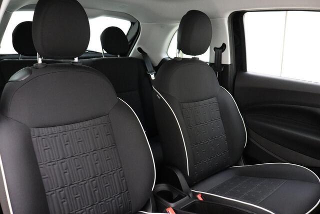 Fiat 500 Urban 42 kWh 118pk | Climate Control | Lichtmetalen Velgen | Cruise Control | Apple Carplay - Android Auto | Lage Kilometerstand | DAB Radio