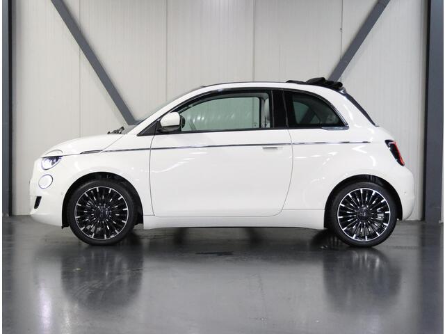 Fiat 500 Cabrio La Prima By Bocelli 42kWh 120PK | AppleCarplay/Android Auto | Camera | Navigatie | LEER | Keyless | Stoelverwarming | Parkeersensoren | Climate Control | Adaptive cruise control |