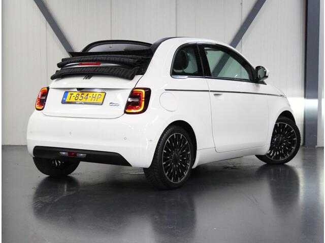 Fiat 500 Cabrio La Prima By Bocelli 42kWh 120PK | AppleCarplay/Android Auto | Camera | Navigatie | LEER | Keyless | Stoelverwarming | Parkeersensoren | Climate Control | Adaptive cruise control |