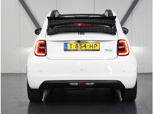 Fiat 500 Cabrio La Prima By Bocelli 42kWh 120PK | AppleCarplay/Android Auto | Camera | Navigatie | LEER | Keyless | Stoelverwarming | Parkeersensoren | Climate Control | Adaptive cruise control |