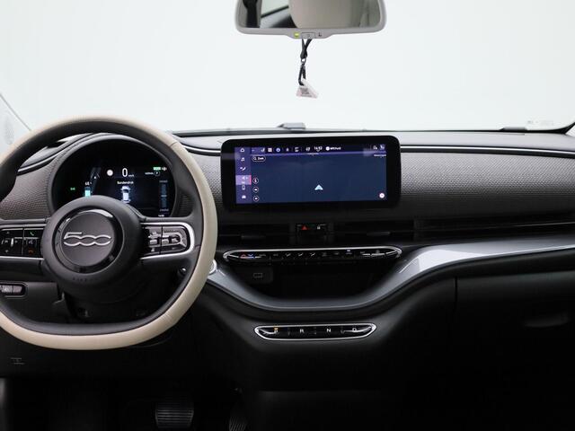 Fiat 500 La Prima 42 kWh | Stoelverwarming | Leder | Camera | Apple Carplay / Android Auto
