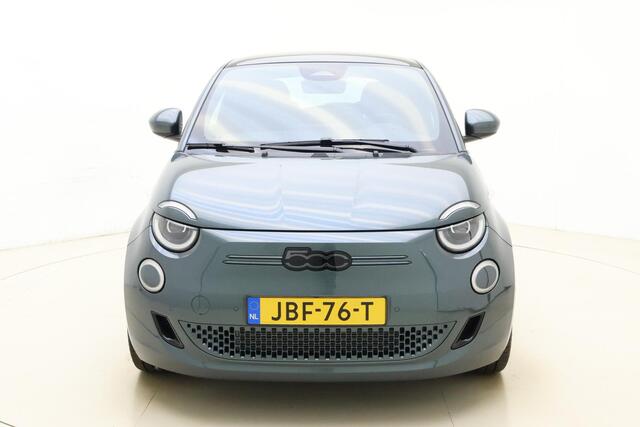 Fiat 500 Giorgio Armani Edition 42 kWh | Giorgio Armani limited edition | LED koplampen | Stoelverwarming | Panoramadak | Camera | Adaptieve cruise control