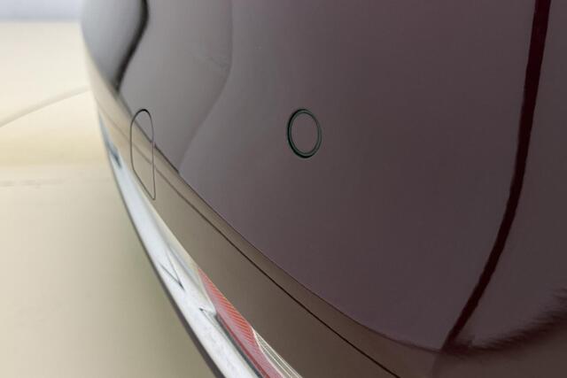 Fiat 500 1.2 Lounge | Navigatie | Panoramadak | Airco | Lichtmetalen velgen | Weinig kilometers | Parkeersensoren | DAB Radio