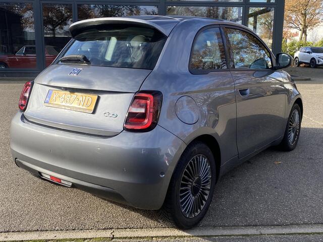 Fiat 500 Icon 42 kWh KEYLESS| STOELVERWARMING| CAMERA| DODE HOEK SENSOR| RIJKLAARPRIJS INCL. 12 MND BOVAG GARANTIE