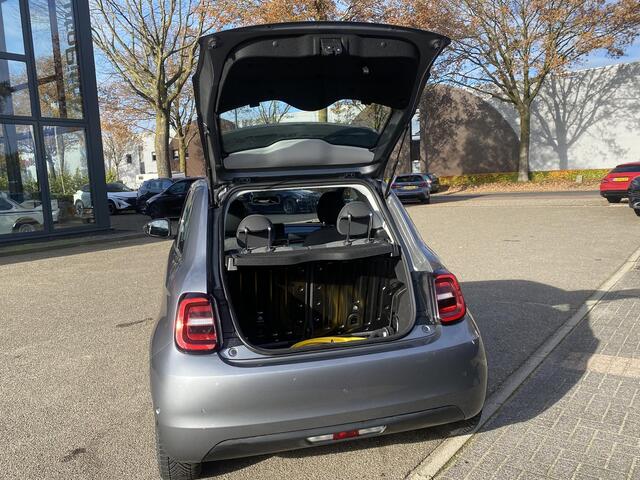 Fiat 500 Icon 42 kWh KEYLESS| STOELVERWARMING| CAMERA| DODE HOEK SENSOR| RIJKLAARPRIJS INCL. 12 MND BOVAG GARANTIE