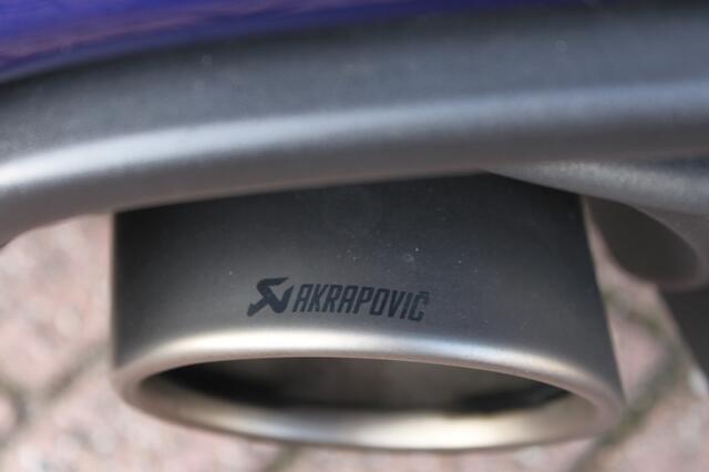 Fiat 500 1.4 T-Jet Abarth Competizione, sabelt, pano, beats, akrapovic.