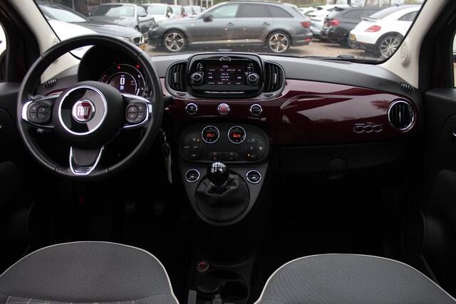 Fiat 500 1.2 Lounge / Panoramadak / Navigatie / Parkeerhulp achter / 15'' / Cruise Control / Xenon / Climate Control