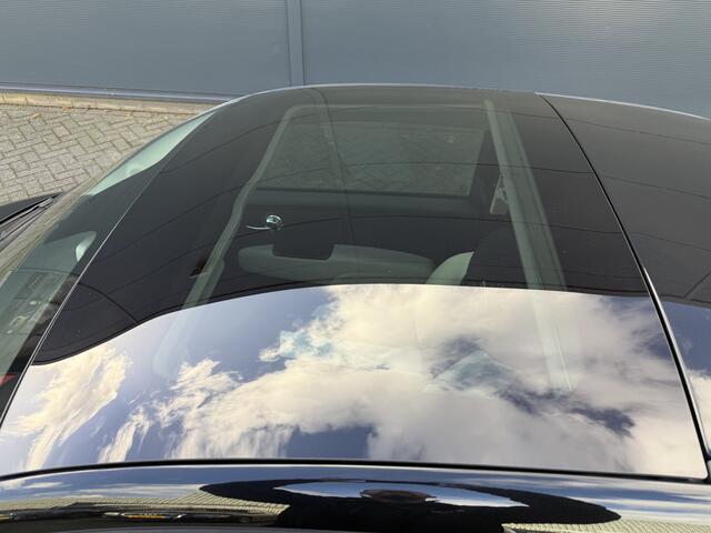 Fiat 500 70pk Hybrid Dolcevita (Automatische Airco - Navigatie - 16" velgen - Panoramadak - Apple Carplay - Parkeersensoren - Leder/stof))