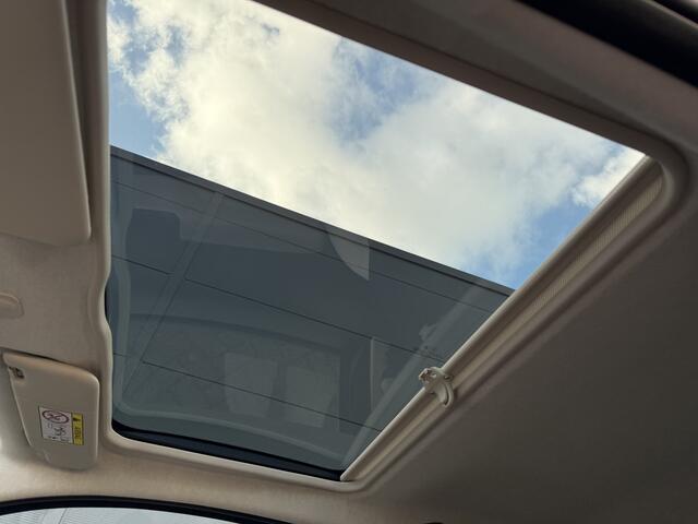 Fiat 500 70pk Hybrid Dolcevita (Automatische Airco - Navigatie - 16" velgen - Panoramadak - Apple Carplay - Parkeersensoren - Leder/stof))