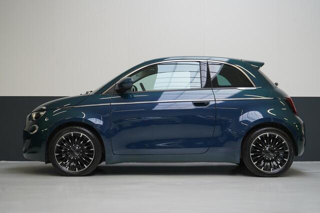 Fiat 500 Icon 42 kWh | SoH 93% | Panoramadak | Keyless | Achteruitrijcamera | Navigatie