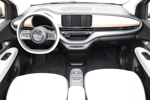 Fiat 500C La Prima 42 kWh Cabriolet | Navigatie | Stoelverwarming | Camera | Lichtmetalen velgen | Parkeersensoren voor en achter | Cruise control