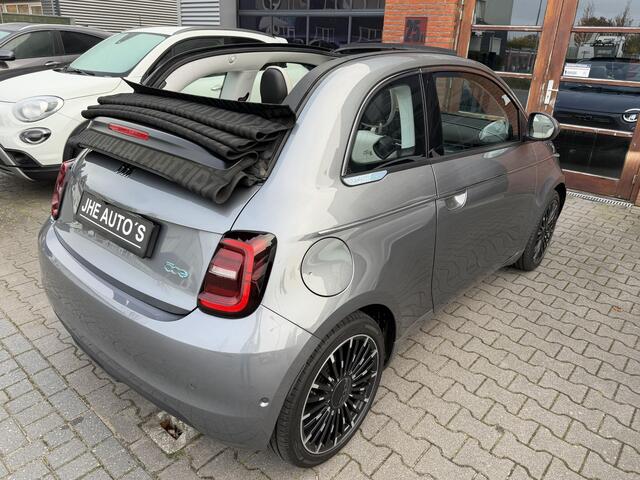 Fiat 500C La Prima 42 kWh | Leer | Camera | Stoelverwarming | Carplay |