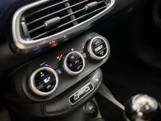 Fiat 500X 1.0 GSE Lounge (APPLE CARPLAY, NAVIGATIE, CLIMATE, CAMERA, LEDER, KEYLESS, SPORTSTOELEN, TREKHAAK, GETINT GLAS, LED KOPLAMPEN, NIEUWSTAAT)