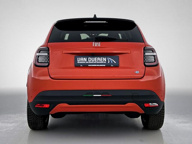 Fiat 600 600e La Prima 54 kWh Leder, Carplay, Adaptive Cruise