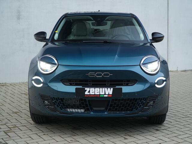 Fiat 600 1.2 Hybrid 136 PK La Prima | Navi | Camera | Carplay
