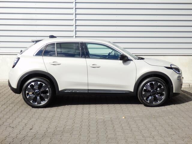 Fiat 600 1.2 136 pk. Hybrid La Prima I Automaat I