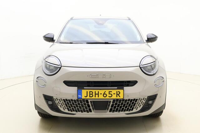 Fiat 600 600e La Prima 54 kWh 156 Pk | DEMO | 400+ Km WLTP | Electrische Achterklep | Adaptieve Cruise Control | Camera Achter | Lederen Bekleding