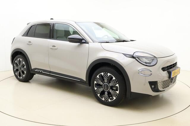 Fiat 600 600e La Prima 54 kWh 156 Pk | DEMO | 400+ Km WLTP | Electrische Achterklep | Adaptieve Cruise Control | Camera Achter | Lederen Bekleding