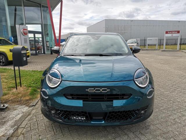 Fiat 600 1.2 Hybrid La Prima 136 PK | Full option | Camera | Stoelverwarming | Carplay | Dodehoeksens.