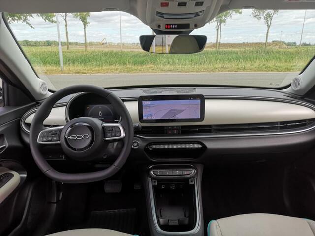 Fiat 600 1.2 Hybrid La Prima 136 PK | Full option | Camera | Stoelverwarming | Carplay | Dodehoeksens.