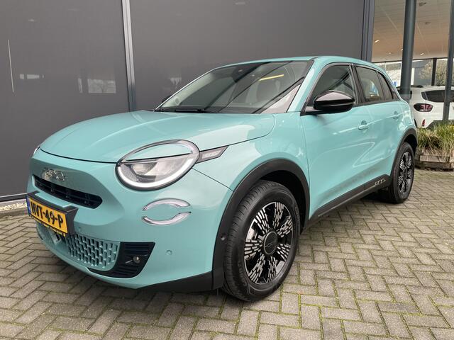 Fiat 600 1.2 Hybrid Urban Climate control - Cruise control - Parkeersensoren - Achteruitrijcamera - Navigatie - Bluetooth - Apple carplay - Keyless entry and start - Dodehoek detector - Regensensor - stuur multifunctioneel