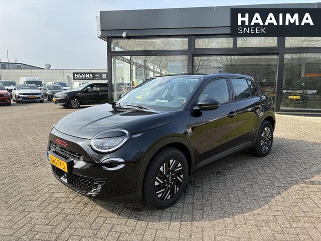 Fiat 600 600e RED 54 kWh | Climate control | Apple Carplay/Android Auto | Parkpilot | Cruise control | Keyless start | Volledig Digitaal instrumentenpaneel
