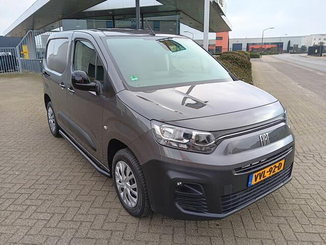 Fiat DOBLO 1.5D 100pk L1 1000kg, Airco, PDC, Camera, Trekhaak incl. 12 mnd BOVAG-garantie 3-zitplaatsen