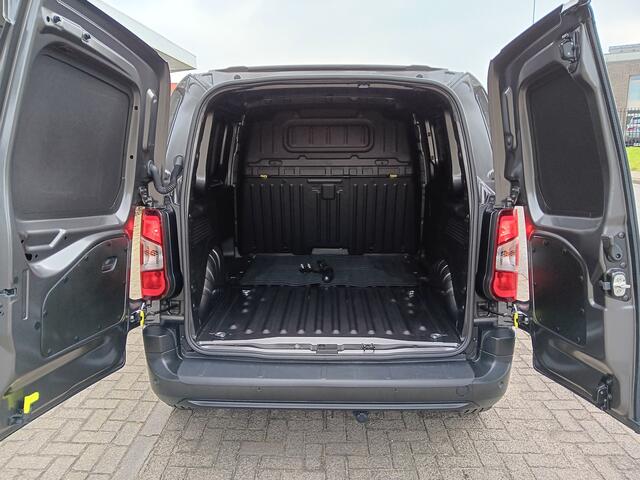 Fiat DOBLO 1.5D 100pk L1 1000kg, Airco, PDC, Camera, Trekhaak incl. 12 mnd BOVAG-garantie 3-zitplaatsen
