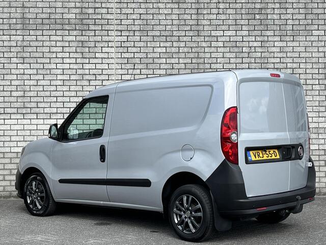 Fiat DOBLO Cargo 1.6 MJ L1H1 | Achteruitrijcamera | Parkeersensoren V+A | Trekhaak | Airco |