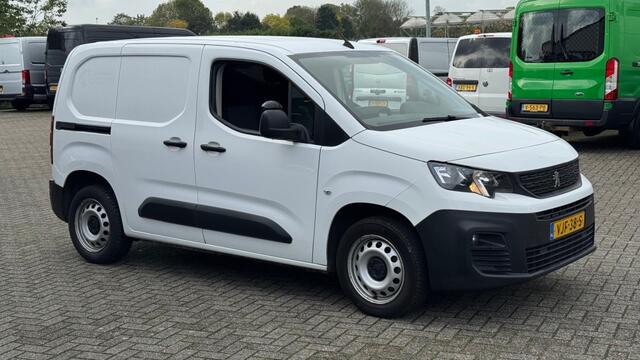 Fiat DOBLO 1.6 MJ 77KW 105PK EURO 6 3 ZITS BIJRIJDERSBANK/ AIRCO/ CRUISE CONTROL/ NAVIGATIE/ 100% DEALERONDERHOUDEN