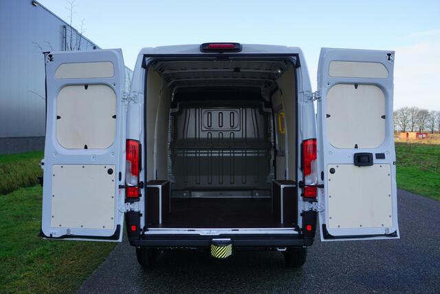 Fiat DUCATO 2.2 MultiJet 140 S&S L2H2 3.5t Automaat |Betimmering |Trekhaak |Stoelverwarming |Standkachel |Carplay |Digitaal dashboard |10" multimediascherm |Direct leverbaar |BPM vrij