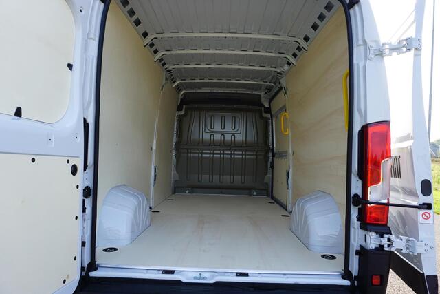 Fiat DUCATO 2.2 MultiJet 140 S&S L3H2 3.5t Heavy Automaat |140 pk |Betimmering |Nieuw |Camera |Cruise |Airco |Verzwaard |Bluetooth media en telefonie |DAB radio |Parkeersensoren |3500 KG verzwaard