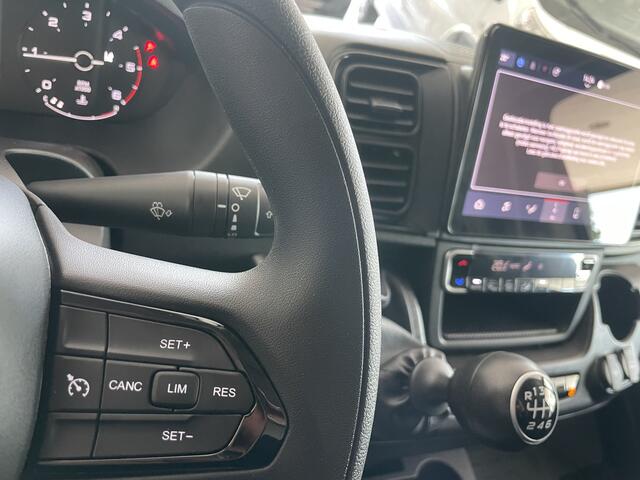 Fiat DUCATO 3.0T GB L2H2 2.2 MultiJet S&S Zijschuifdeur rechts - Cruise control - tussenschot volledig - Achteruitrijcamera - Parkeersensoren achter - bluetooth - Radio - Navigatie - Airco - Lane Assist