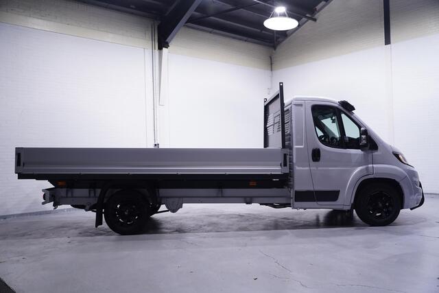 Fiat DUCATO 2.2 MJet 140 pk L4 Black&White Edition Pick Up /Open Laadbak Airco, Cruise Control, 3-Zits, LxBxH 420x202x40 cm, BPM vrij