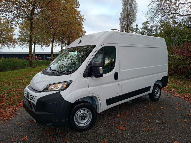 Fiat DUCATO L2H2 2.2 MultiJet 180pk 3.5t Heavy | BPM vrij | NAVI | Multimedia | Apple CarPlay | Android Auto | Achteruitrijcamera | Parkeersensoren achter | Dode hoek detectie | Digital cockpit | Stuurwielbediening | Inklapbare buitenspiegels | Bestuurdersstoel comfo