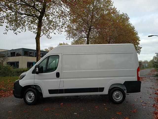 Fiat DUCATO L2H2 2.2 MultiJet 180pk 3.5t Heavy | BPM vrij | NAVI | Multimedia | Apple CarPlay | Android Auto | Achteruitrijcamera | Parkeersensoren achter | Dode hoek detectie | Digital cockpit | Stuurwielbediening | Inklapbare buitenspiegels | Bestuurdersstoel comfo