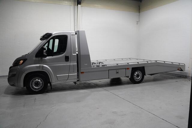 Fiat DUCATO 2.2 Mjet 140 pk Autotransporter Tijhof BPM vrij Airco, Trekhaak 3.000 kg, Cruise control, Nieuw 2024, 3-Zits