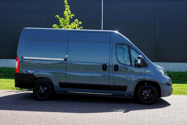 Fiat DUCATO 35 2.2 MultiJet L2H2 Nieuw dashboard |140 pk |Topstaat |BPM voordeel |Lanzarotte grijs |Trekhaak |Digitaal dashboard |10" navigatiesysteem |Carplay |Digitale achteruitkijkspiegel