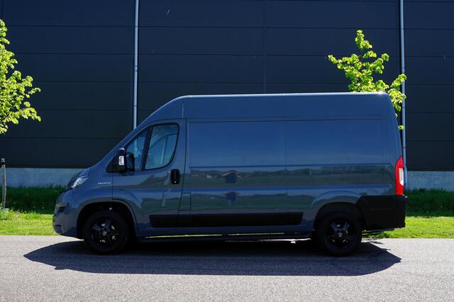 Fiat DUCATO 35 2.2 MultiJet L2H2 Nieuw dashboard |140 pk |Topstaat |BPM voordeel |Lanzarotte grijs |Trekhaak |Digitaal dashboard |10" navigatiesysteem |Carplay |Digitale achteruitkijkspiegel