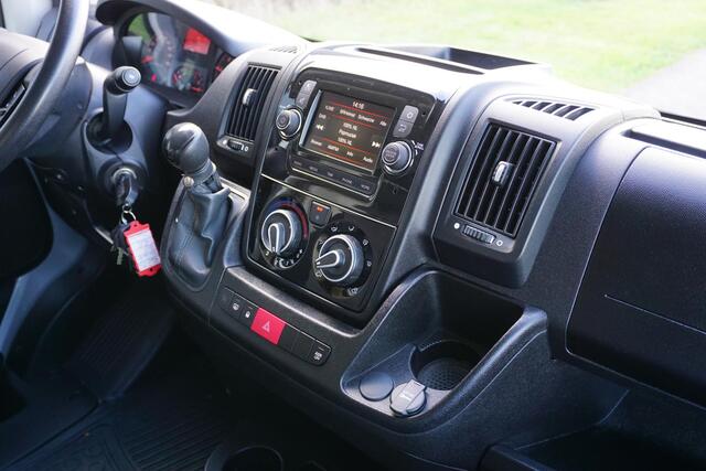 Fiat DUCATO 35 2.3 MultiJet L2H2 Automaat 9-traps |Topstaat |1e eigenaar |2e airbag |Camera |Airco |Navi |Cruise |Trekhaak |Metallic |EURO6 |3500 KG |Lage KM-stand