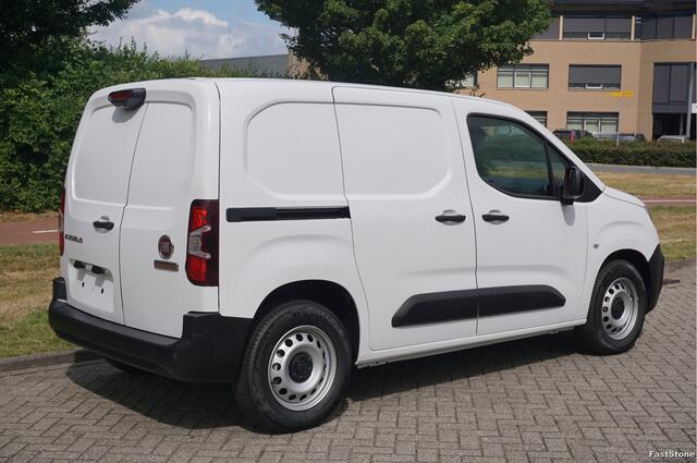 Fiat E-Doblo L1 50 kWh Plus BPM VRIJ Climate, Navi, Camera, Betimmering, 2x Schuifdeur!! NR. J634*