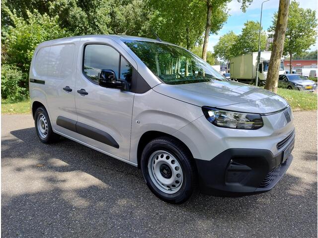 Fiat E-Doblo L1 50 kWh 136pk | ACTIE! | 8 jaar garantie | Multimedia | Apple Carplay | Android Auto | Achteruitrijcamera | Parkeersensoren achter | Winter pakket | Stoelverwarming | Stuurverwarming | Warmtepomp | Digital cockpit | Stuurwielbediening | Reservewiel | va
