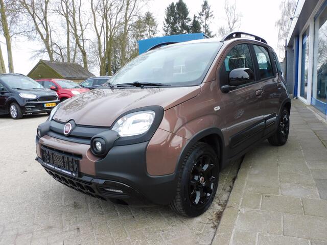 Fiat PANDA 1.2 cross Trussardi zeldzaam !