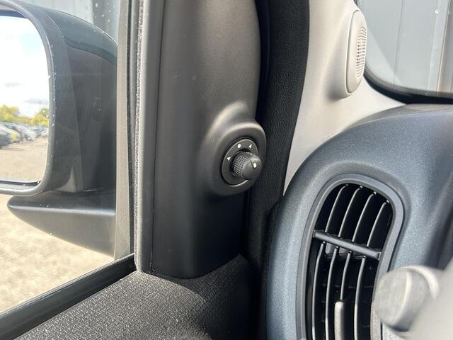 Fiat PANDA 1.0 Hybrid RED Cross