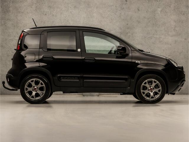 Fiat PANDA 1.0 Cross Sport (NAVIGATIE, CLIMATE, TREKHAAK, GETINT GLAS, SPORTSTOELEN, CRUISE, LM VELGEN, PARKEERSENSOREN, ELEK RAMEN, NIEUWE APK, NIEUWSTAAT)