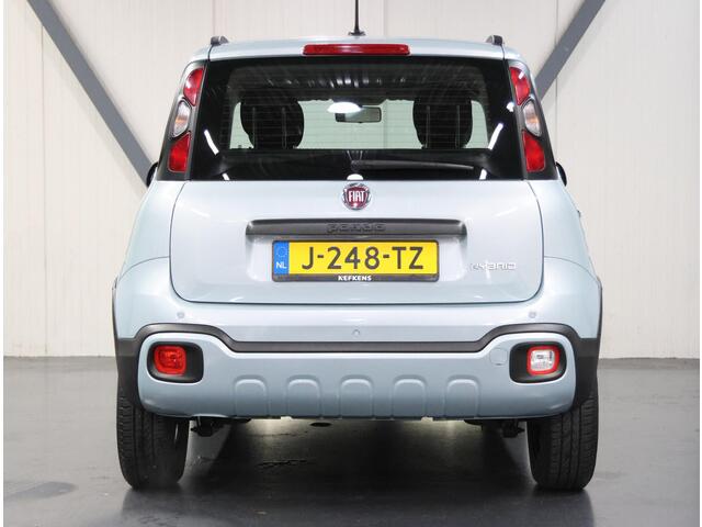 Fiat PANDA 1.0 Hybrid Launch Edition | Armsteun | DAB Radio | Parkeersensoren | Lederen Stuurwiel | Climate Control | Isofix | Goed Onderhouden! |